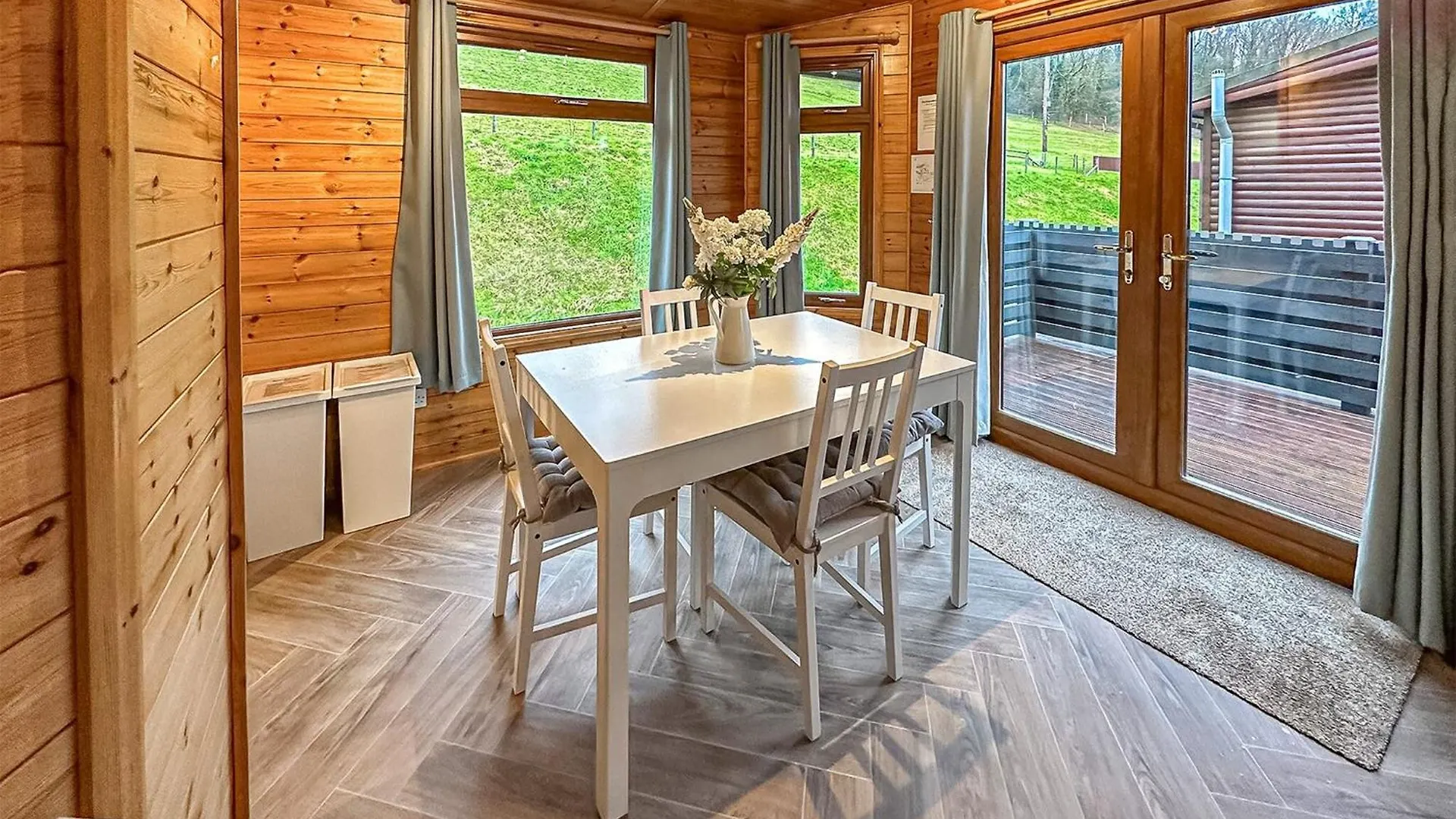 Pant Wilkin Lodges And Equestrian Centre Cowbridge